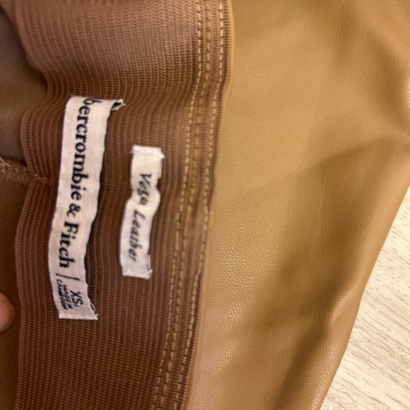 Abercombie and fitch vegan leather leggings XS short - Picture 4 of 9